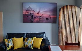 Apartamento 100 metros da praia Perequê-Açu Ubatuba Condomínio Ubamar